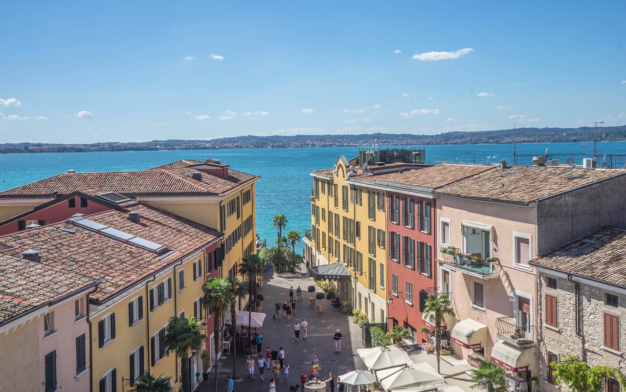 2022/06/sirmione-g63e1c5d95_1280.jpg