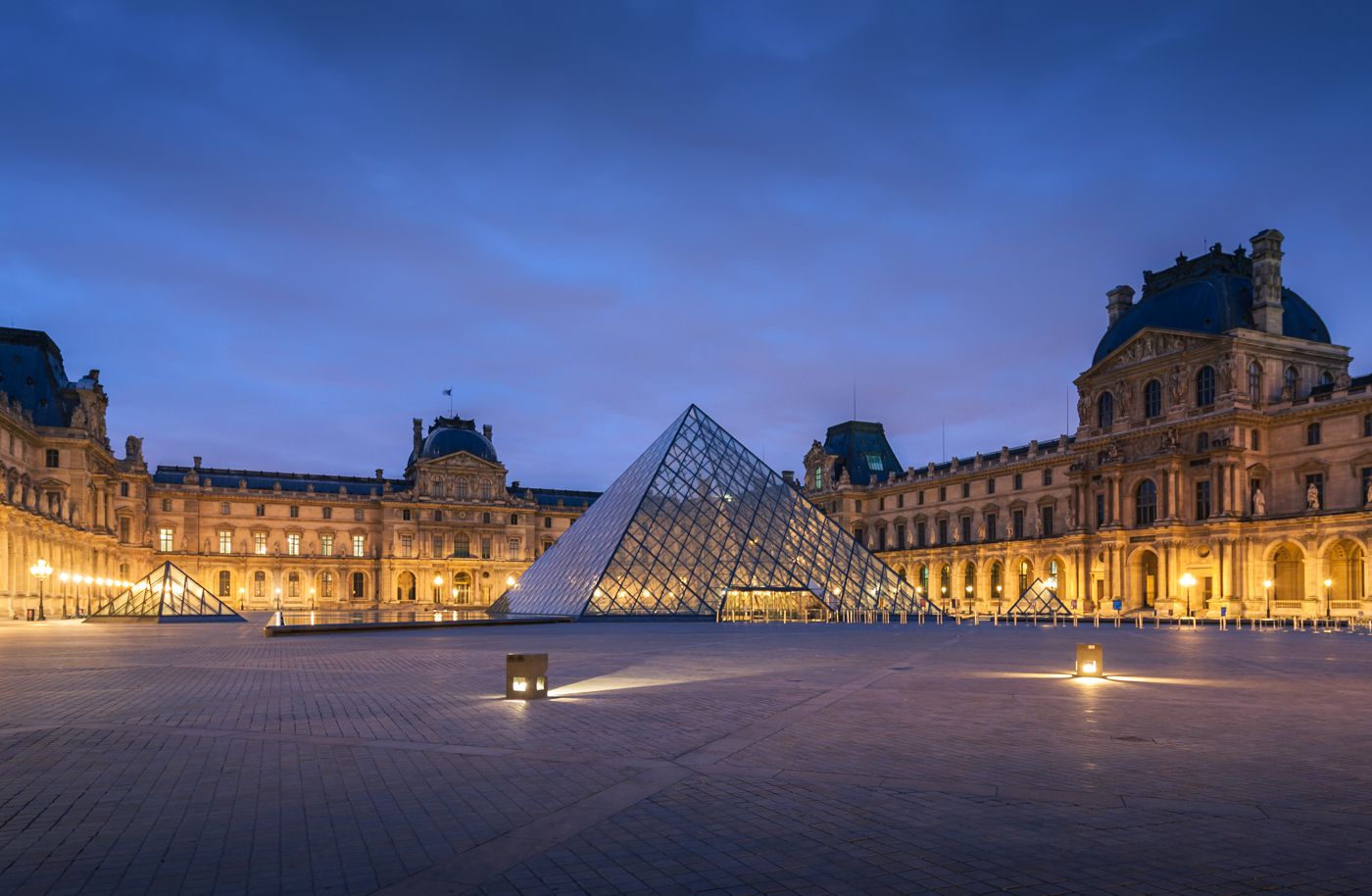 2025/08/Advent-Pariz-Avionom-1.jpg