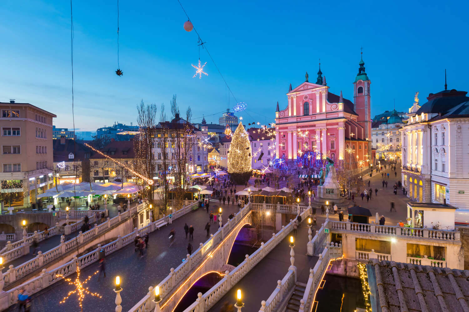 Advent u Ljubljani uz rijeku Ljubljanicu